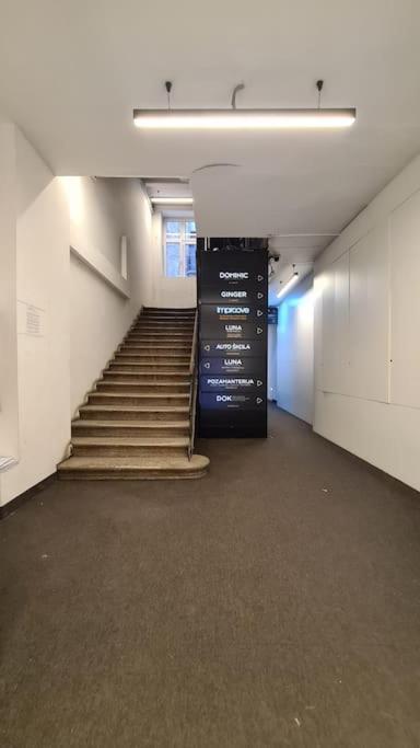 Your Royal 2 Bedroom City Center Stay Belgrado Exterior foto